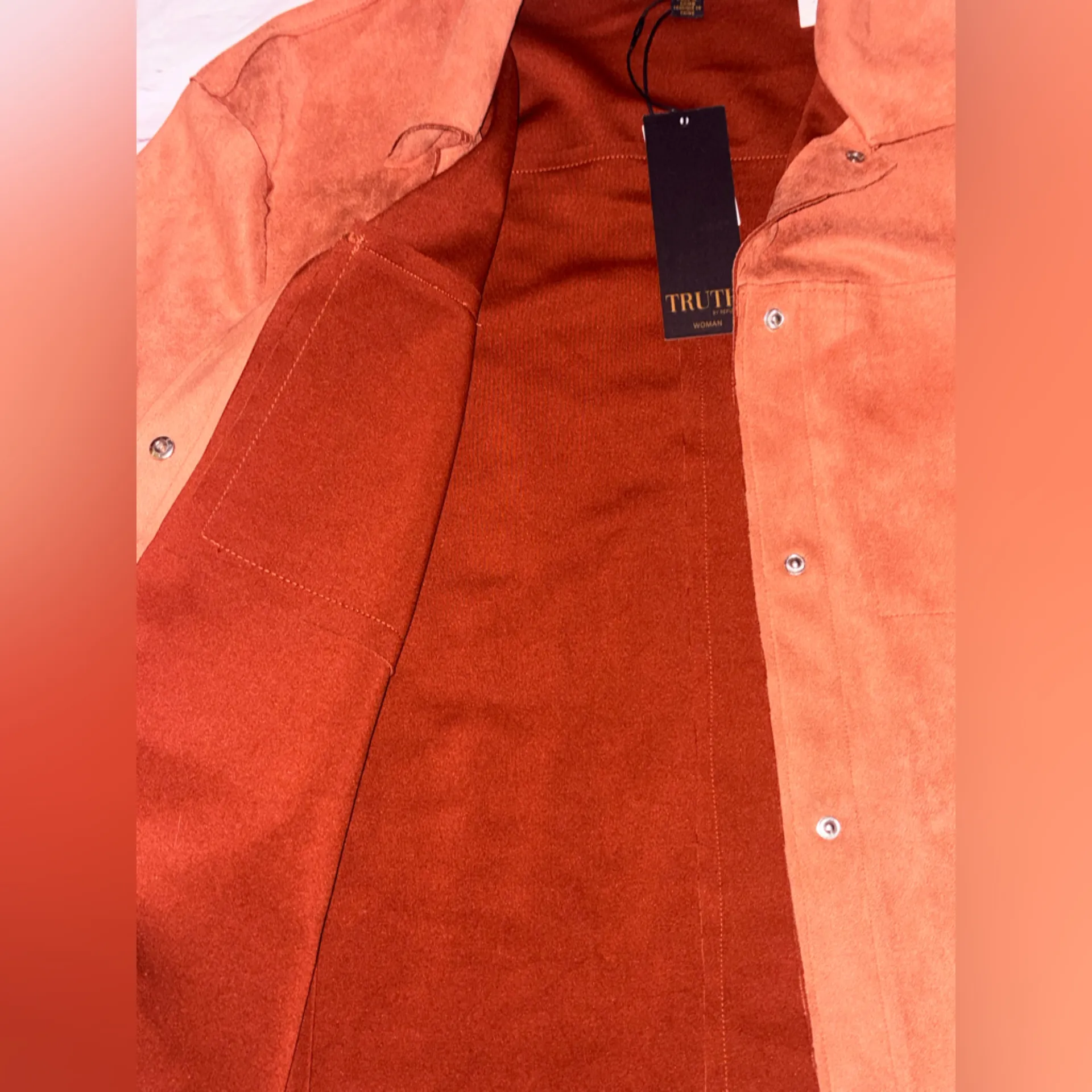 Truth women’s 1x faux leather burnt orange BEAUTIFUL COMFY BUTTON DOWN Silver - Image 10