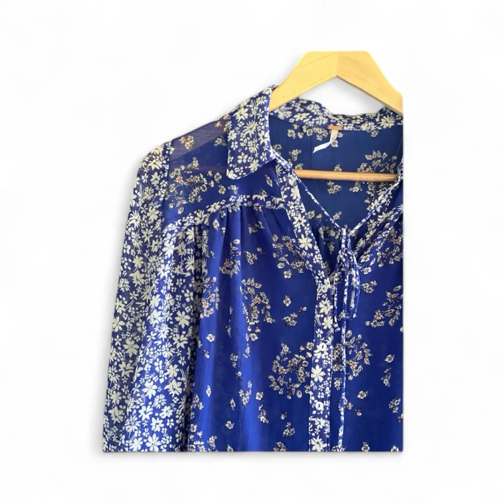 Free People SERENA PRINTED BLOUSE - BLUE COMBO - Image 10