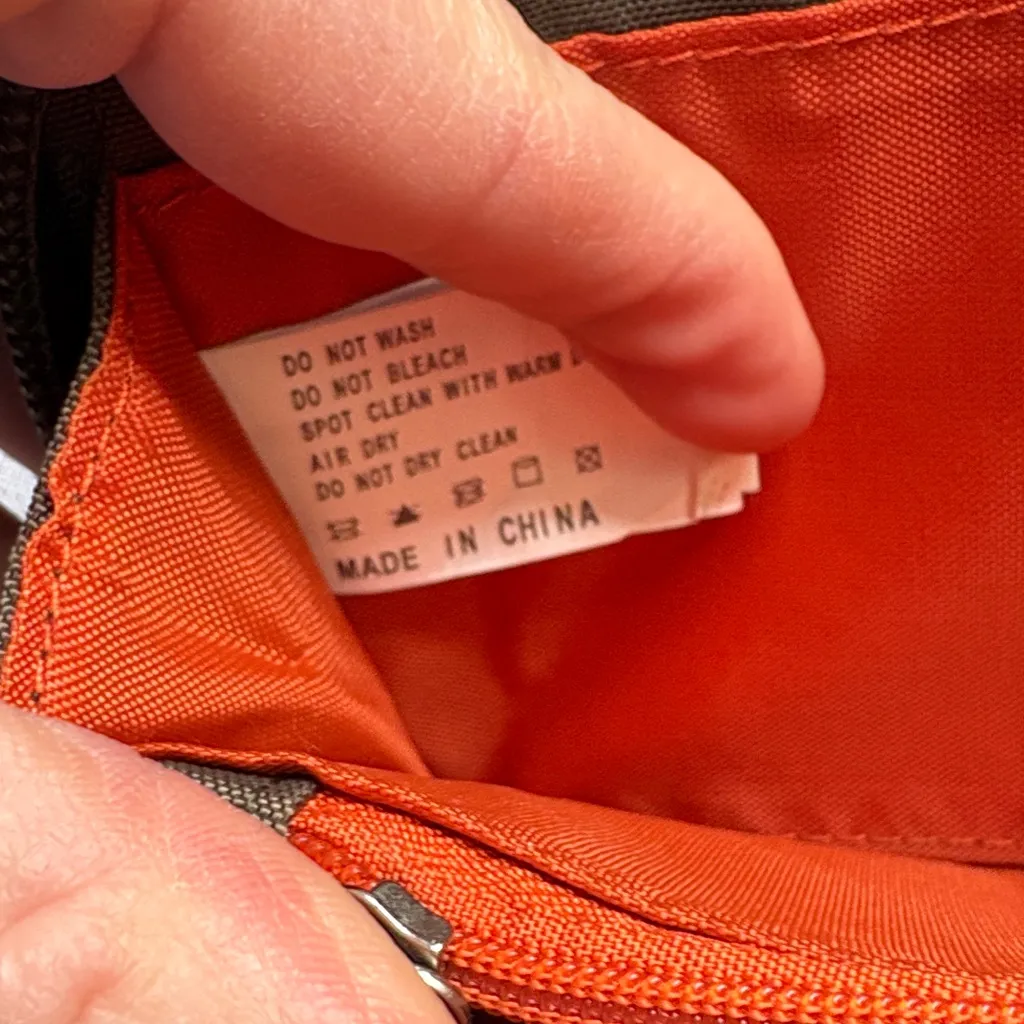 Baggallini phone wallet crossbody bag in olive green nylon and faux leather - Image 7