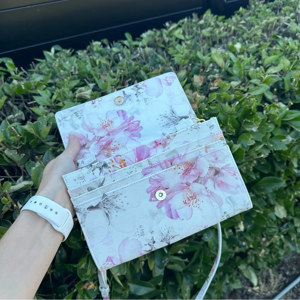 Betsey Johnson White/Gold Floral Small Crossbody Bag/Purse Adjustable Strap - Image 3