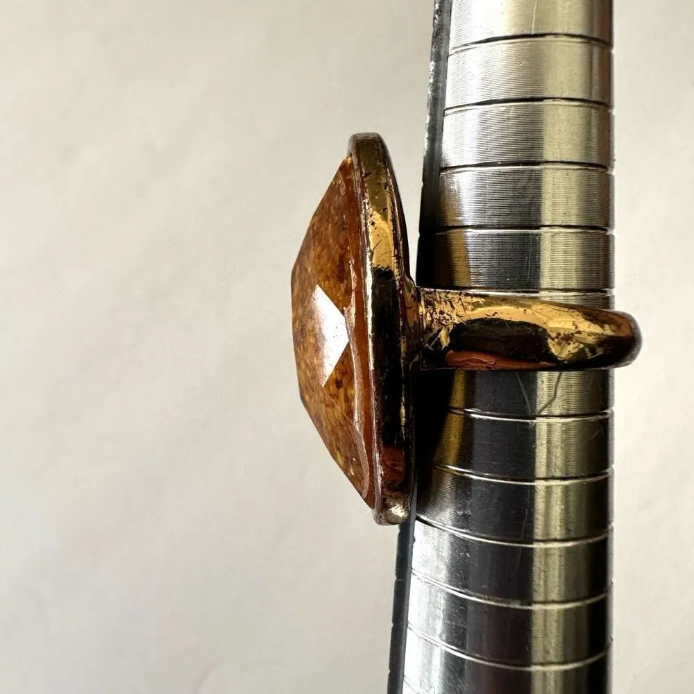 Gold tone amber tone cocktail ring - Image 6