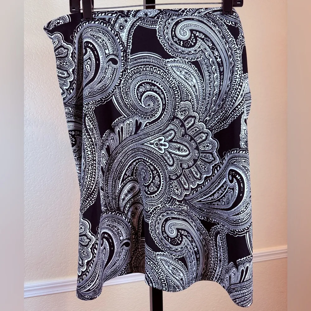 Ann Taylor Black White Boho Print Skirt Flowy Pull On Mid Length Lightweight - Image 6