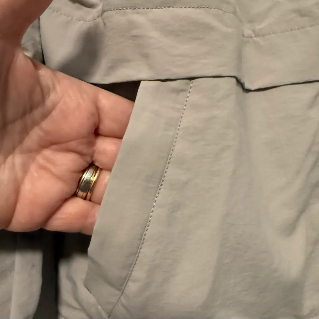 Eddie Bauer Long Sleeve Hooded Raincoat Packable Travel Gray Medium‎ - Image 2