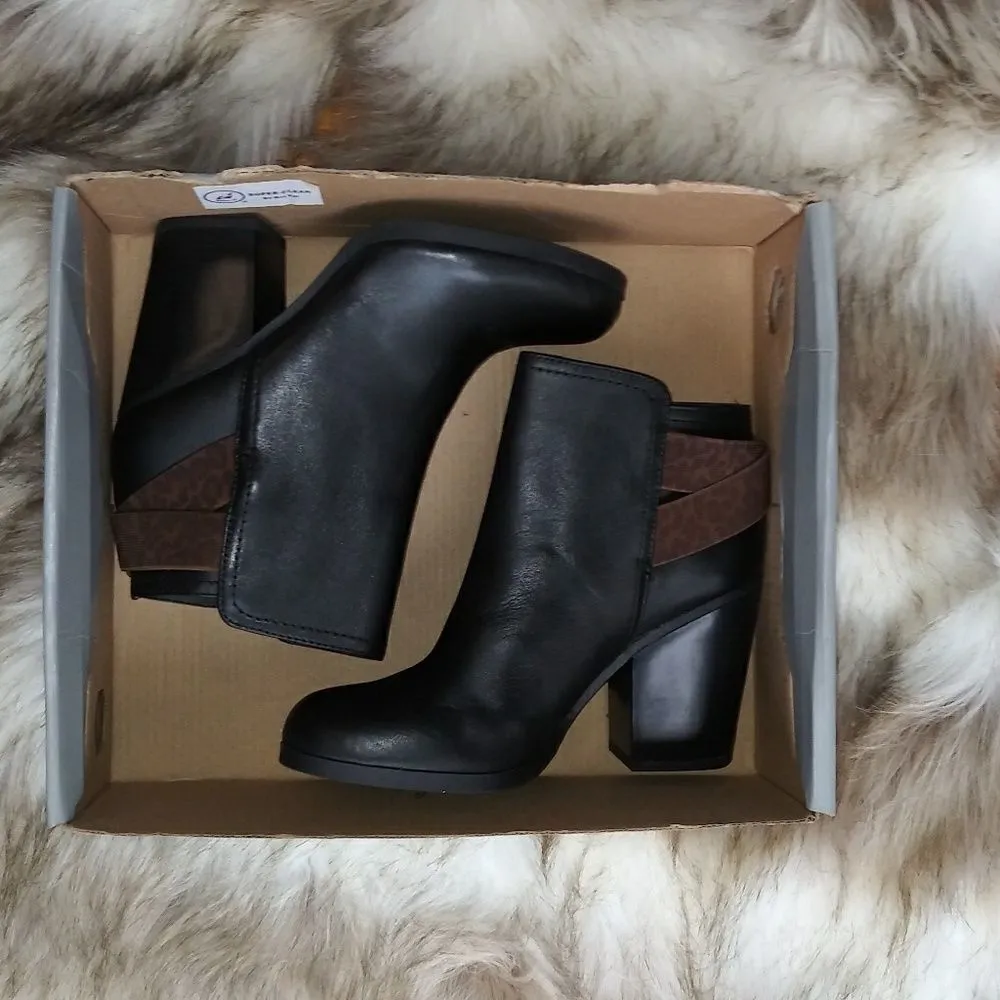 Kenneth Cole REACTION

Women's Booties - Image 9