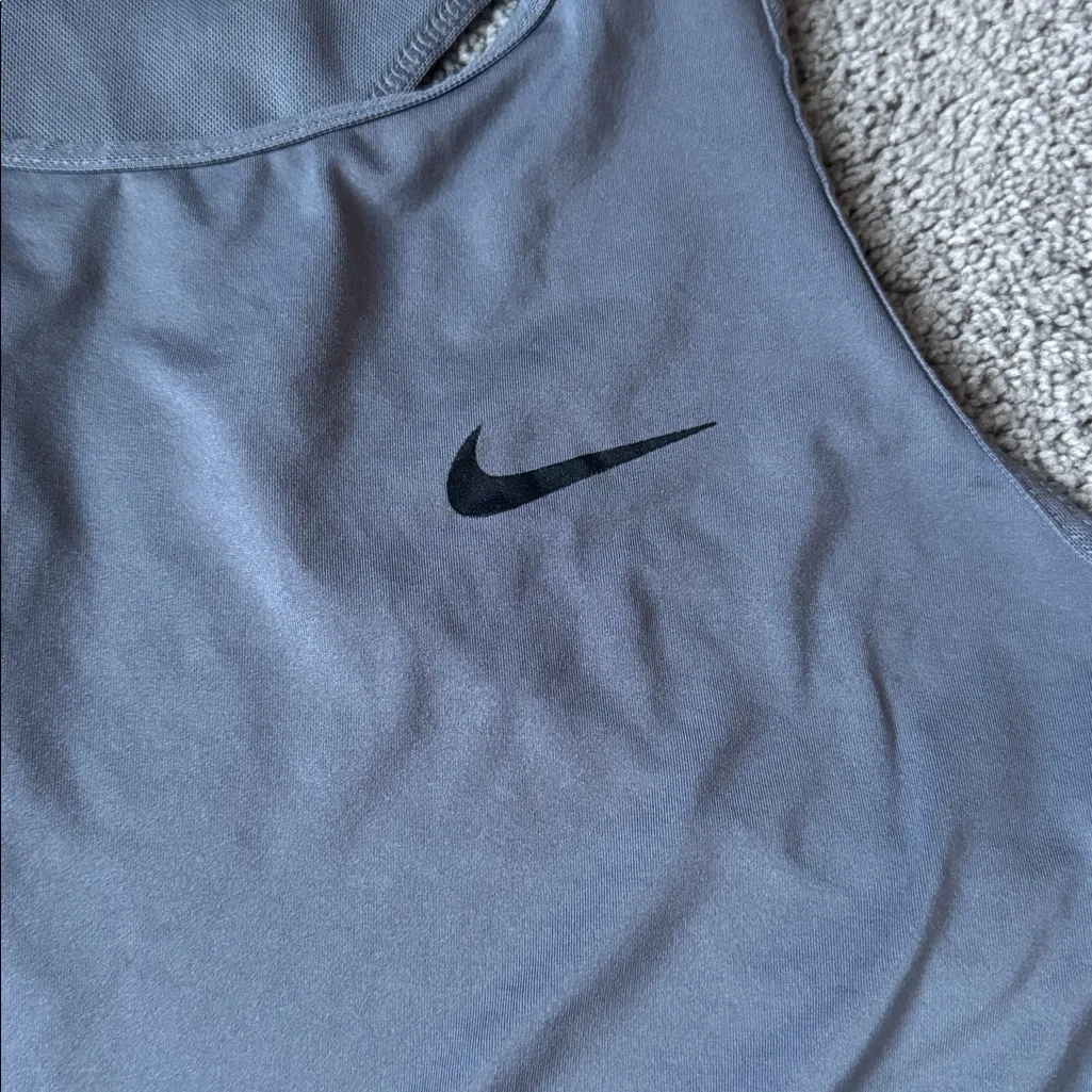 Nike Pro Gray Intertwist Cross Over Crop Tank Top SIZE XL - Image 3