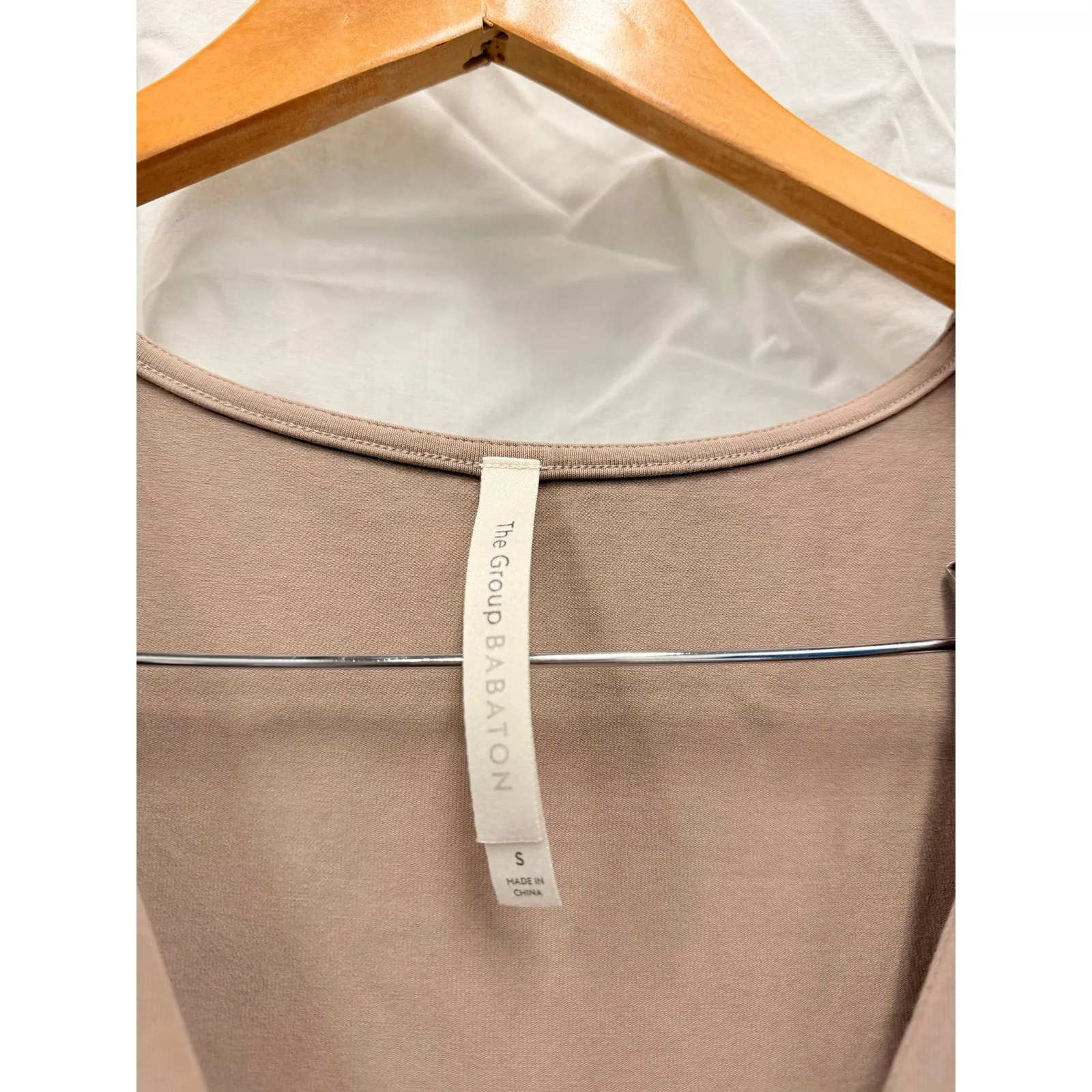 Aritzia Babaton Contour V-Neck Jumpsuit in Nude Beige Small Kim K‎ Kardashian - Image 6