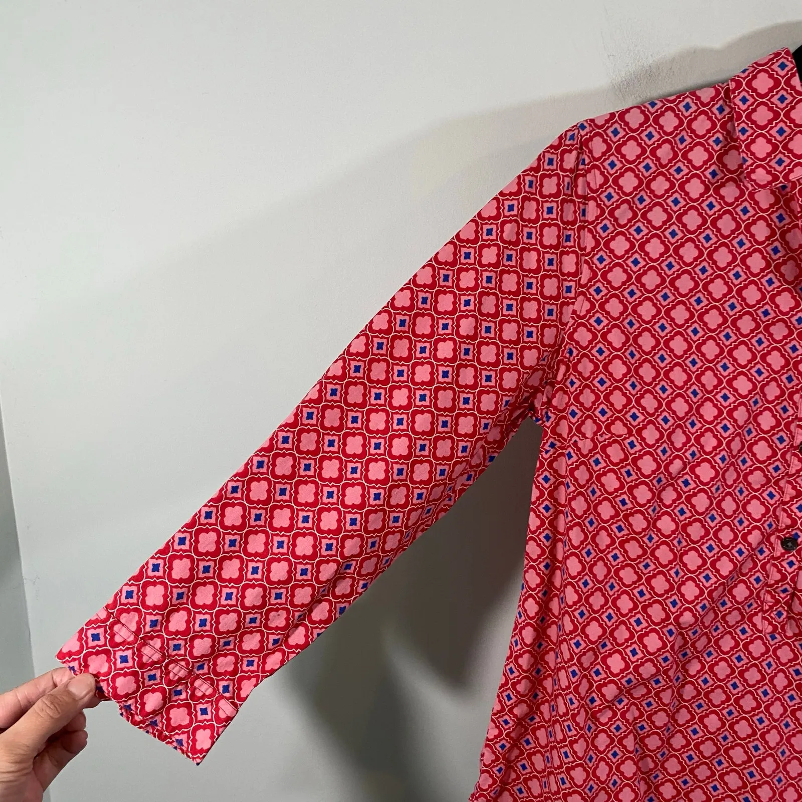 Lands' End Women Red & Pink Graphics Quarter Sleeve Poplin Top Size 4 - Image 5