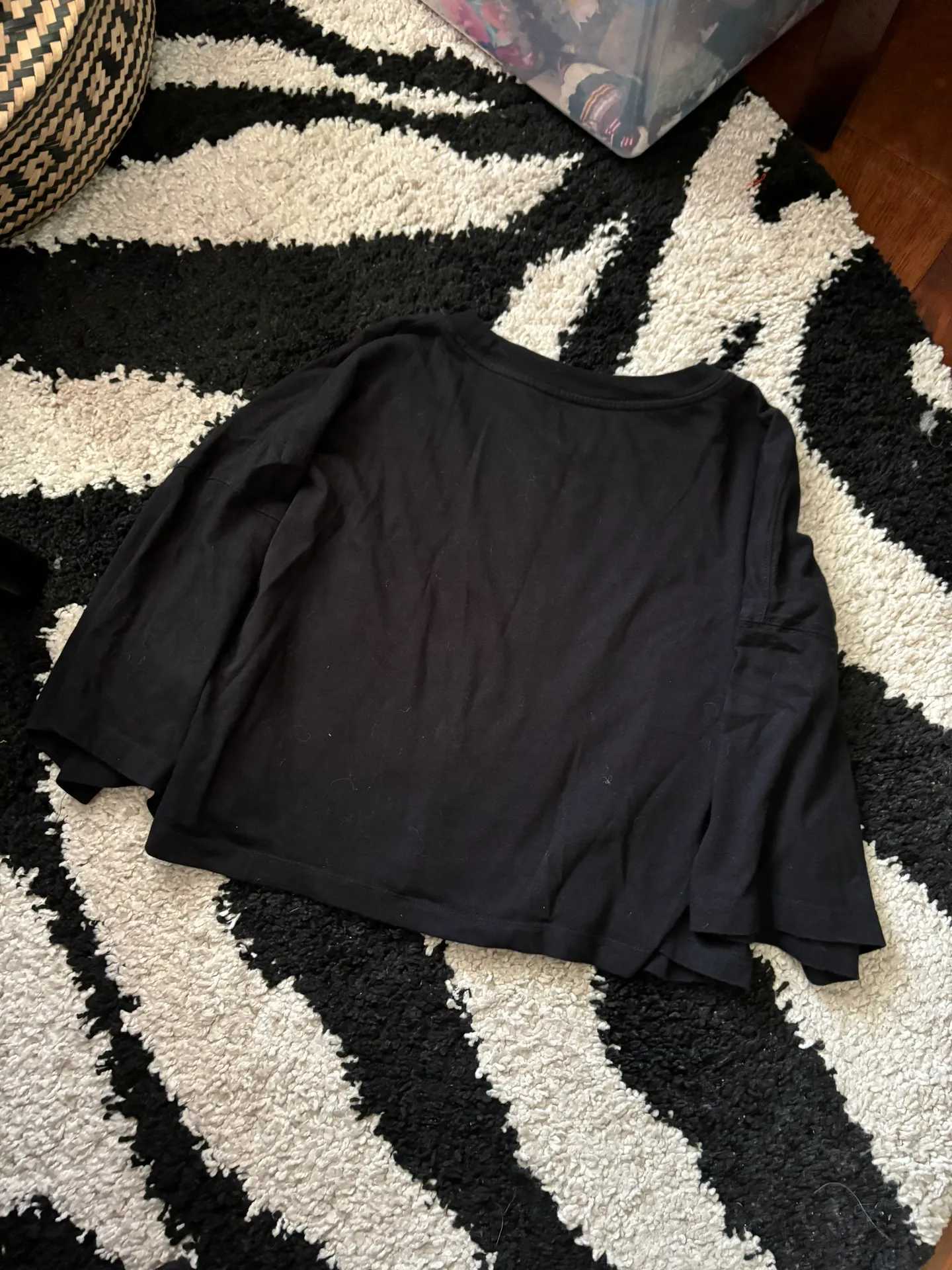 Semi-Cropped Cotton Embroidered Logo Tee Large - Image 6