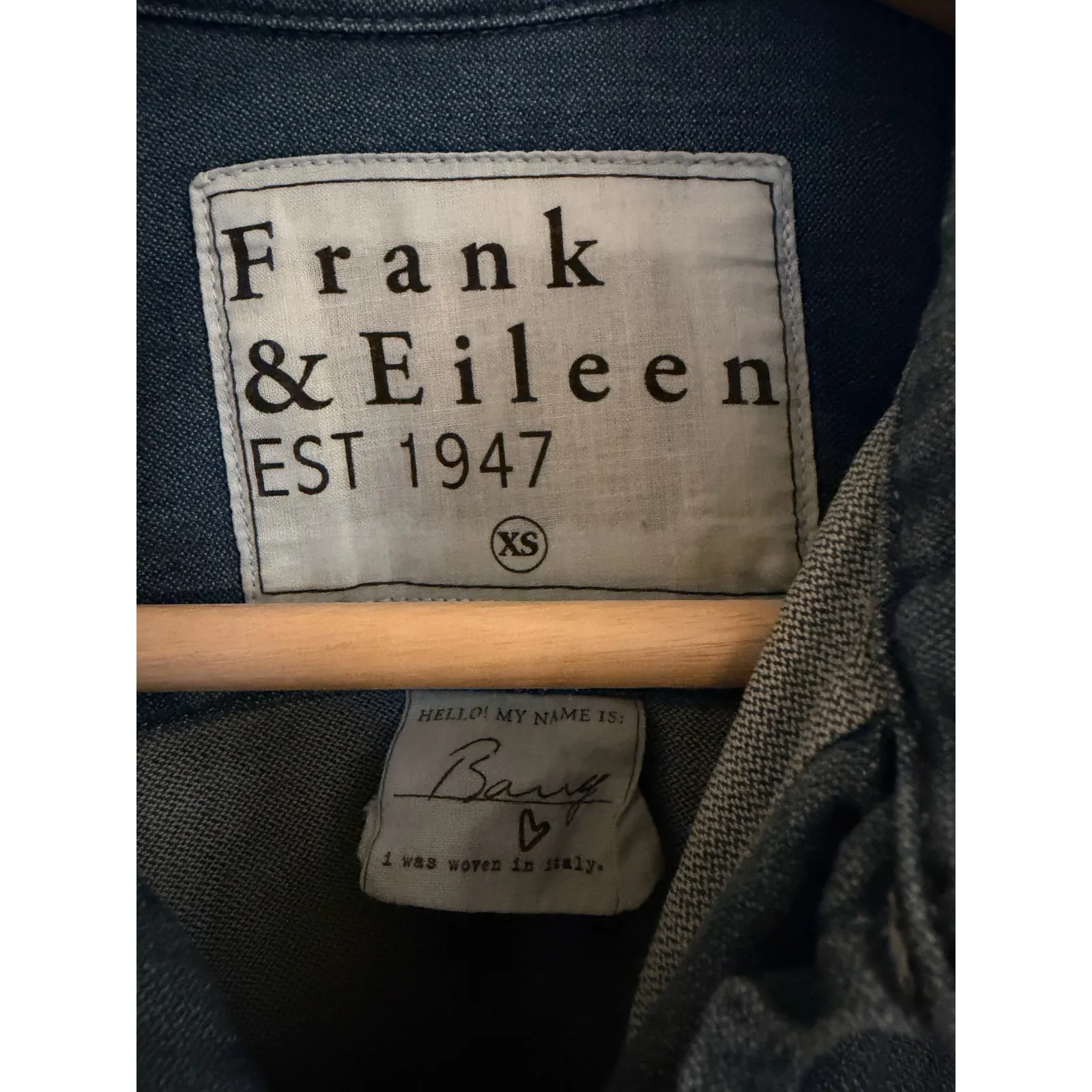 Frank & Eileen Womens XS Barry Distressed Blue Denim Button Up Shirt Preppy - Image 4