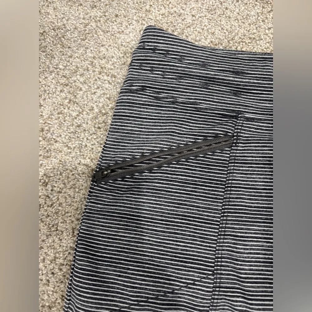 Athleta Modern Metro Grey Stretch Striped Golf Tennis Skirt Skort Women's S - Image 12