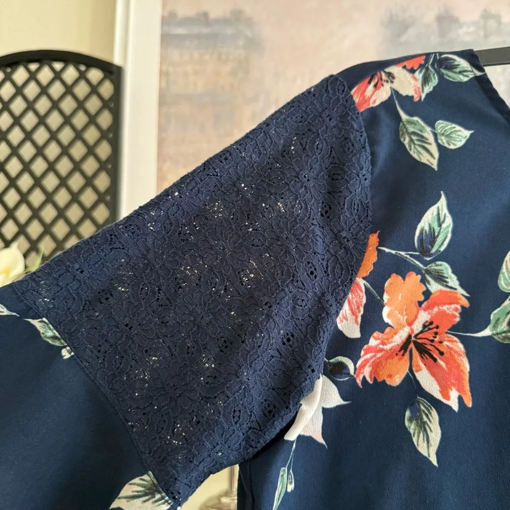 Floral Blouse Flowy Navy Blue Large Stretchy Bell Sleeve Lightweight Modest Top - Image 4