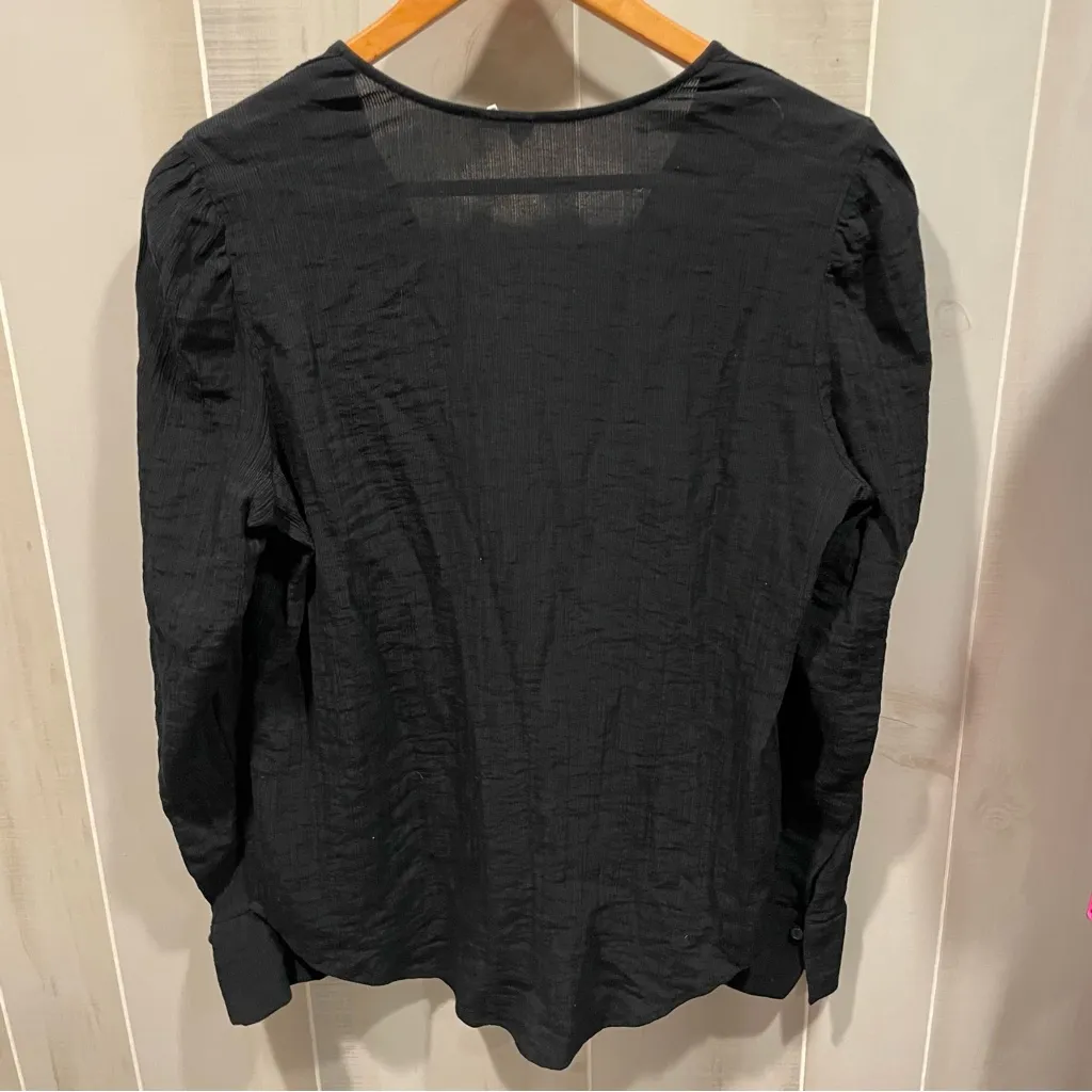 Treasure & Bond Cute boho whimsigoth black breezy v-neck crinkle blouse  flowy - Image 6