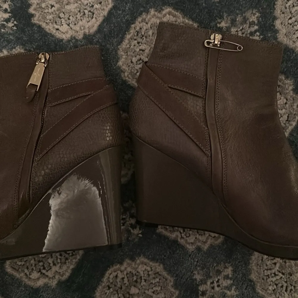 Cole Hasn wedge boot size 9 - Image 3