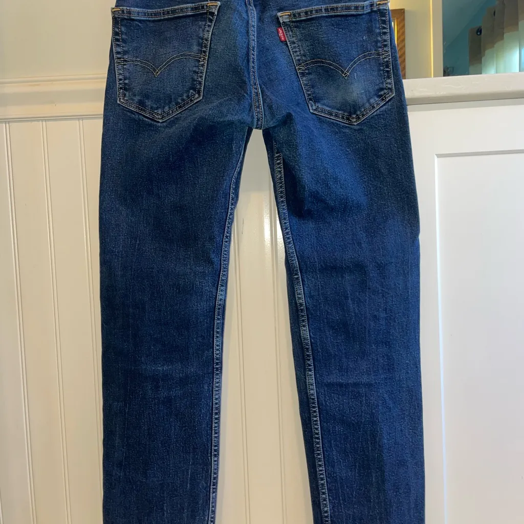 Levi's Women’s 505 Vintage Style Classic Indigo Distressed Straight Jeans 30x30 - Image 4