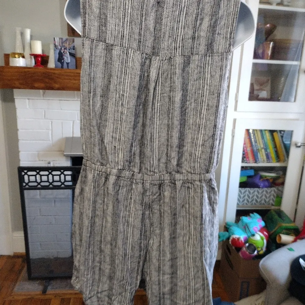 Kelly Reneé linen blend romper - Image 3