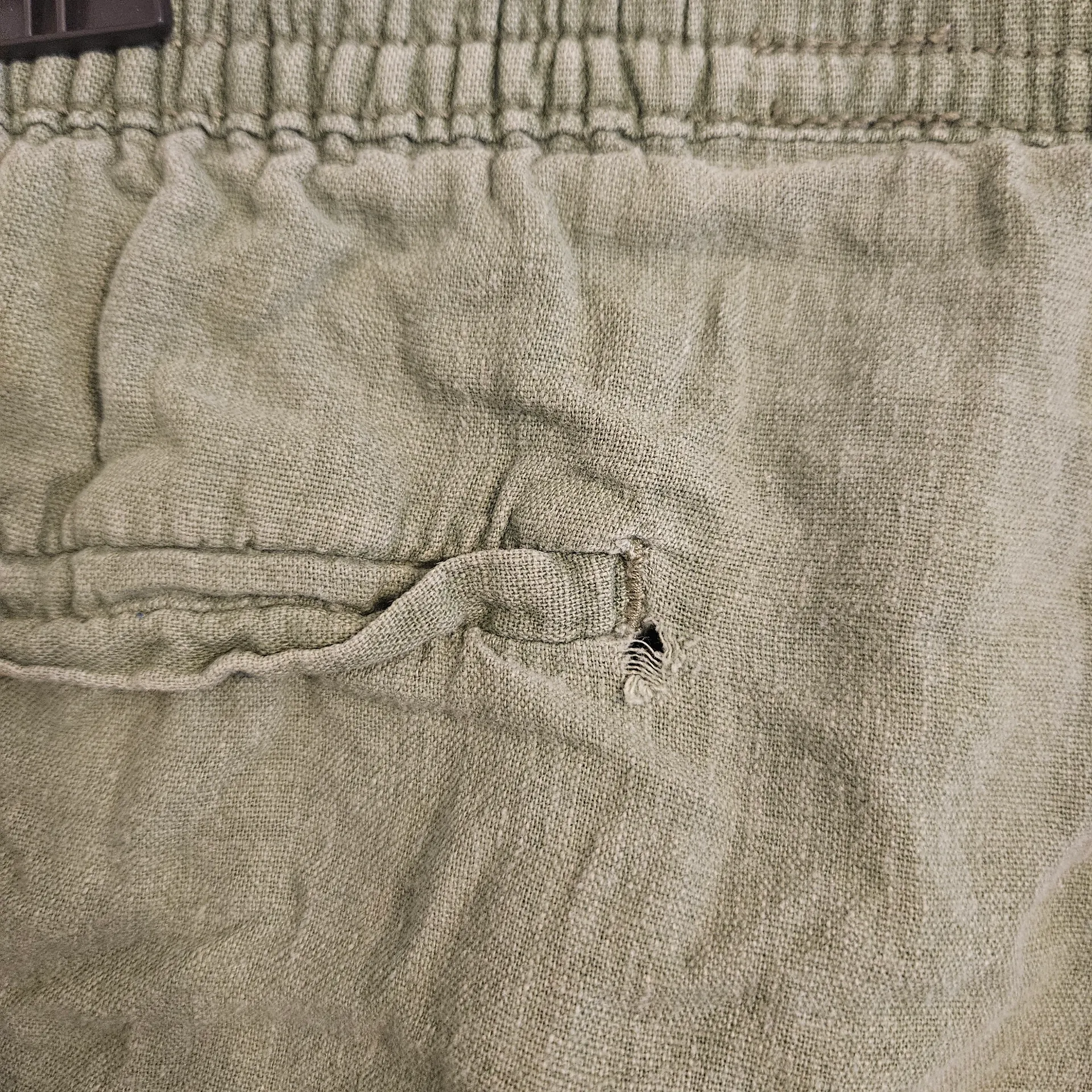 Time and Tru Olive Khaki Shorts 3" Inseam XL (16 - Image 5
