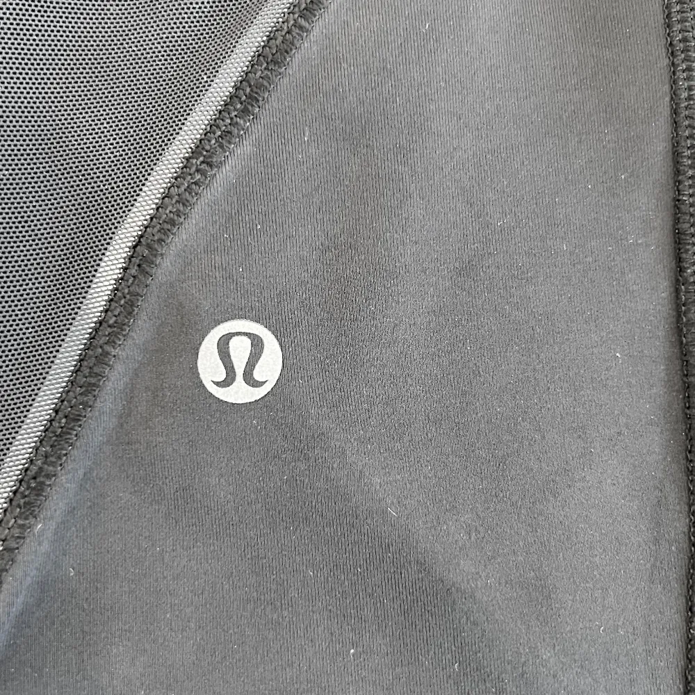 Size 4 Lululemon Black Outrun Tight - Image 7