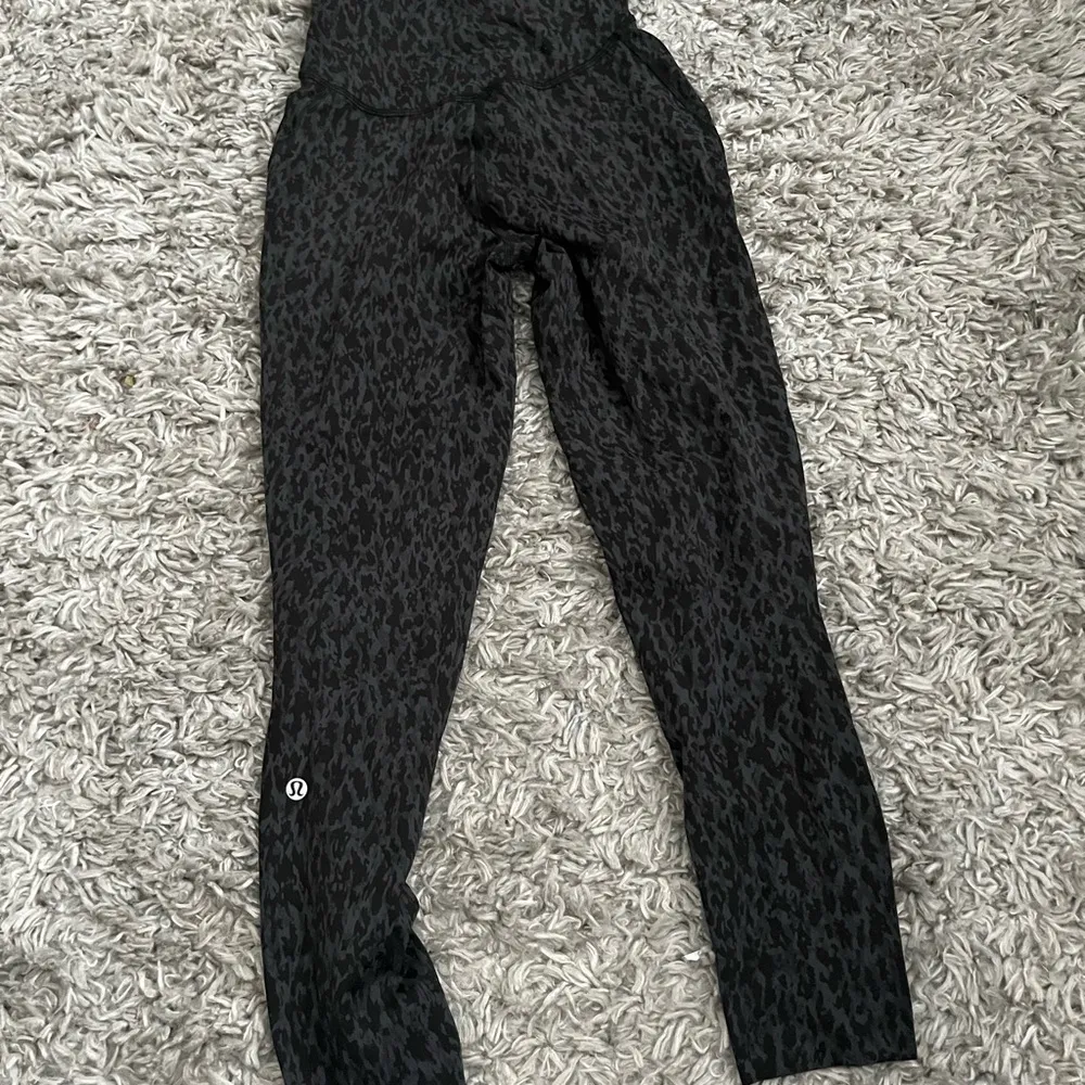 Lululemon base pace 25" formation camo leggings size 6 - Image 3