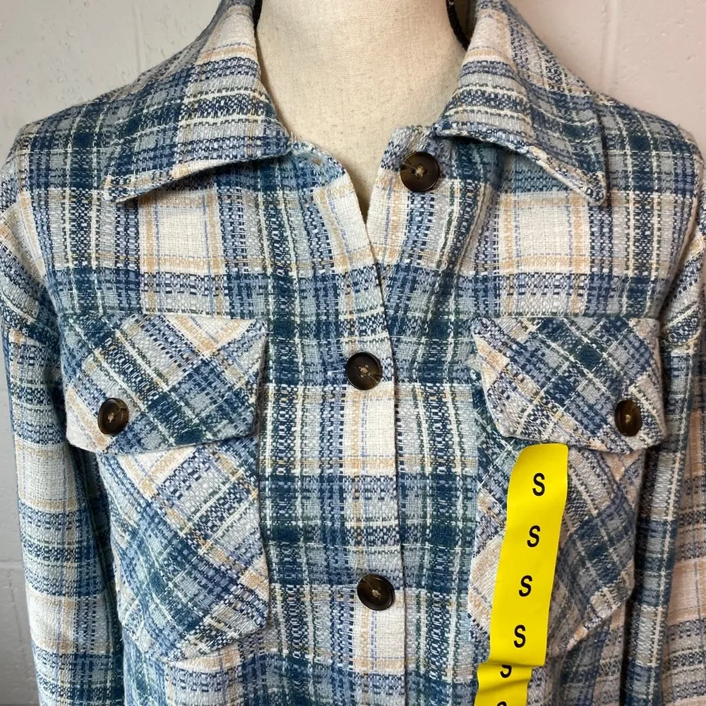 Boston Traders Women's White and Blue Plaid Shacket Shirt Jacket - Image 4