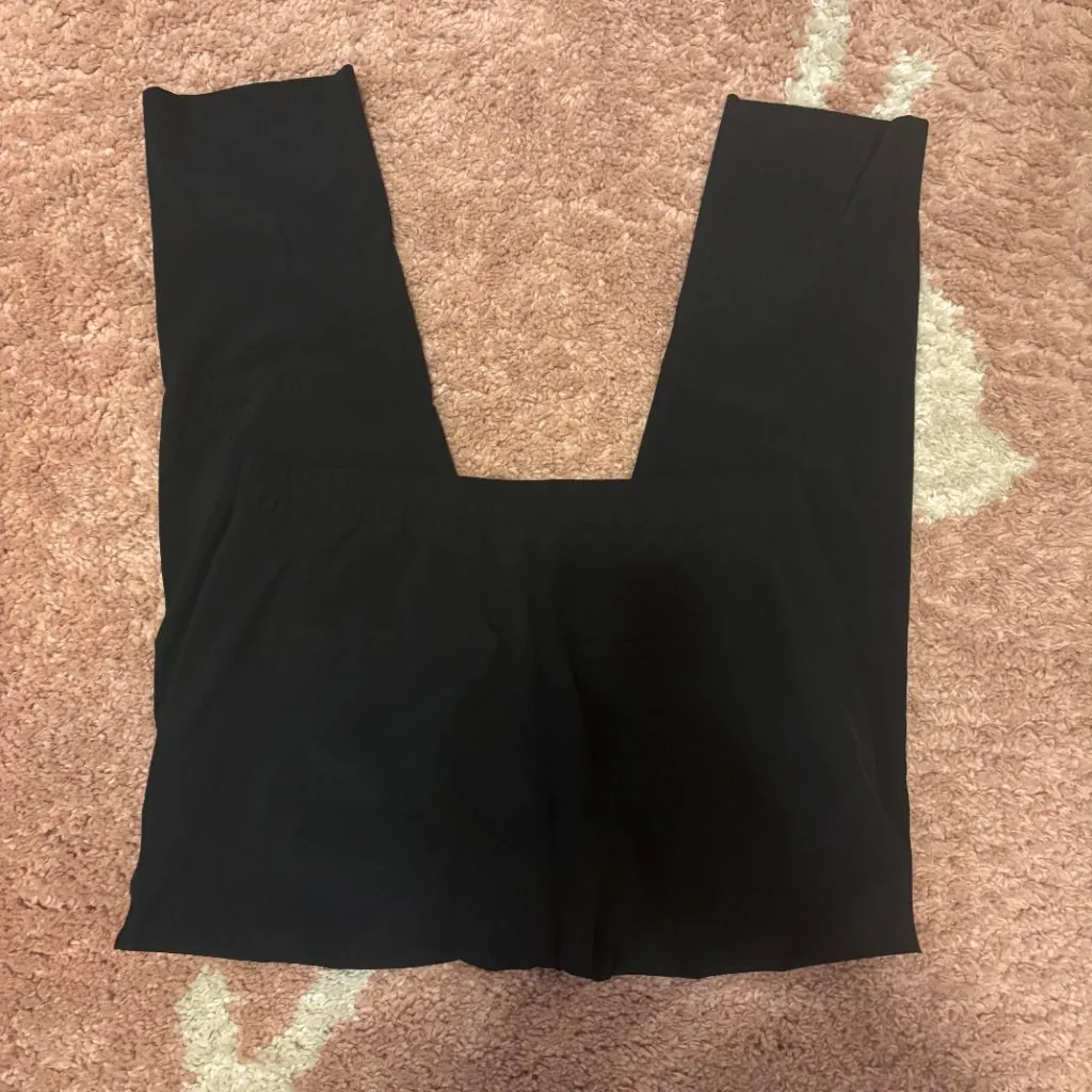 Banana Republic Airstretch Tapered Pants in Black Size Medium Breathable - Image 4