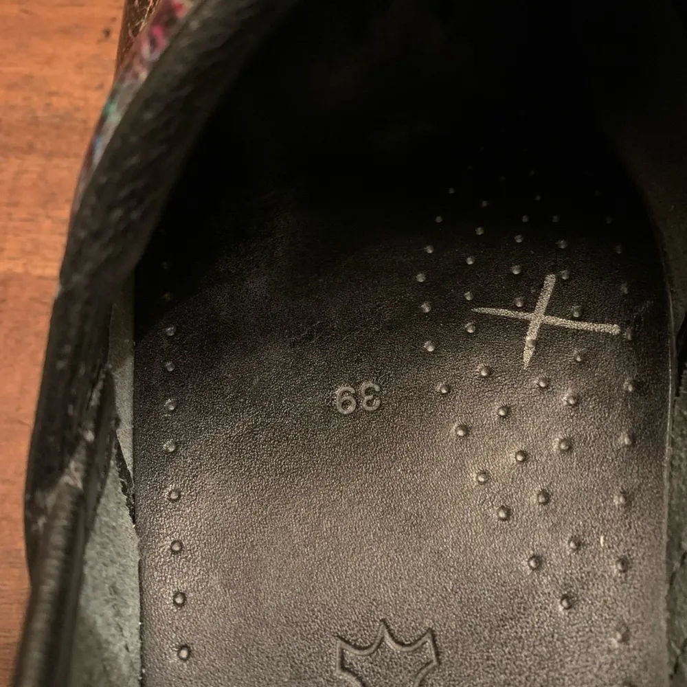 Dansko Clogs 39 Slip-On Black Rainbow - Image 7