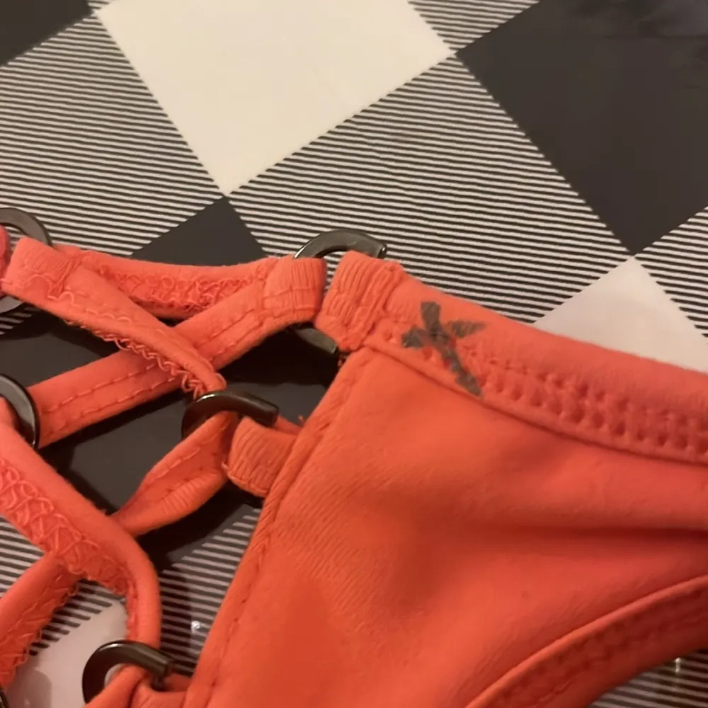 Threads 4 Thought Women’s Melon Color Lace Up Style Back Sports Bra Size XS - Image 10