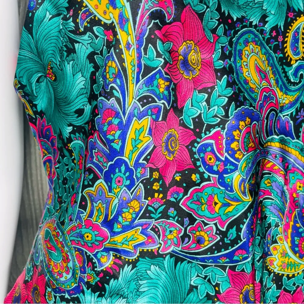 Vintage floral damask print silky pajama set with matching robe shorts top robe Green Size M - Image 3