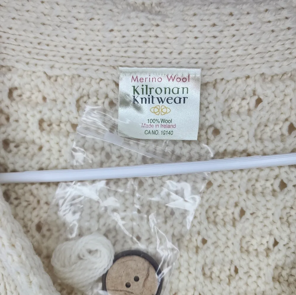 Vintage NWT NOS Irish Cape Sweater White Natural Merino Wool Kilronan One Size Size undefined - Image 2