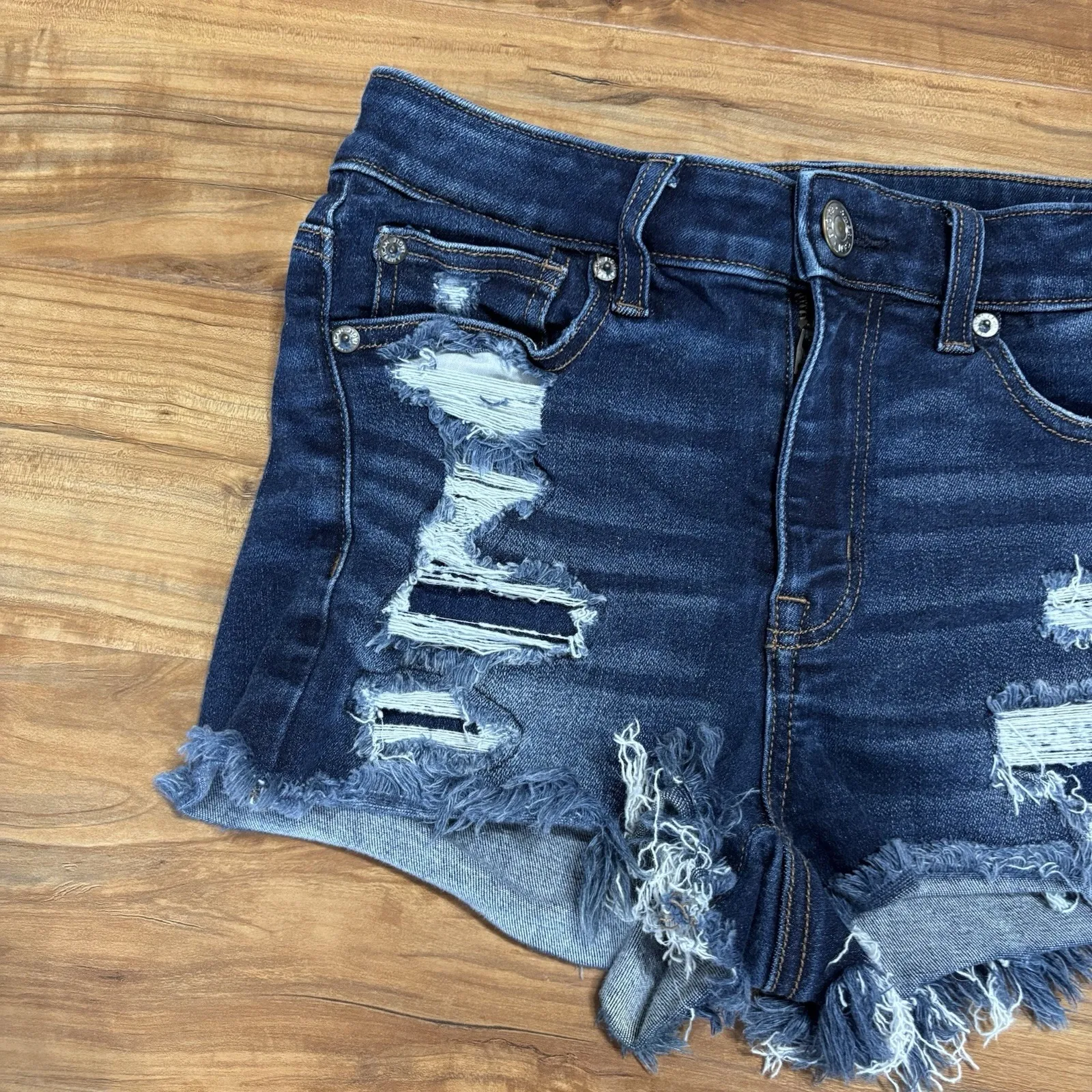 American Eagle Jean Shorts Women's Sz 2 Destroyed Denim Hi Rise Shortie‎ Stretch - Image 2