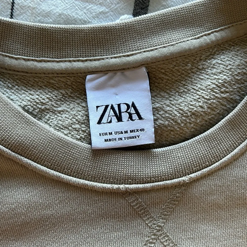 Zara • essential minimalist sweatshirt - Image 8