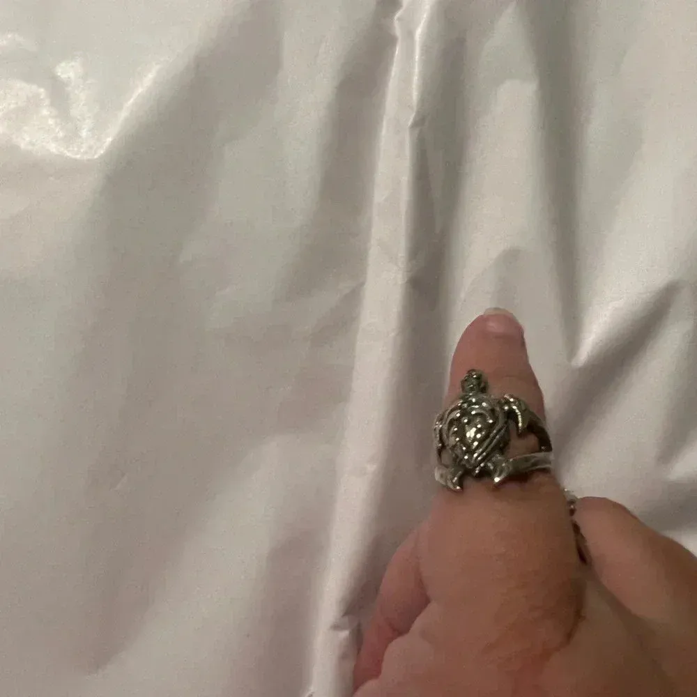 Bundle of rings and a pin - Image 10