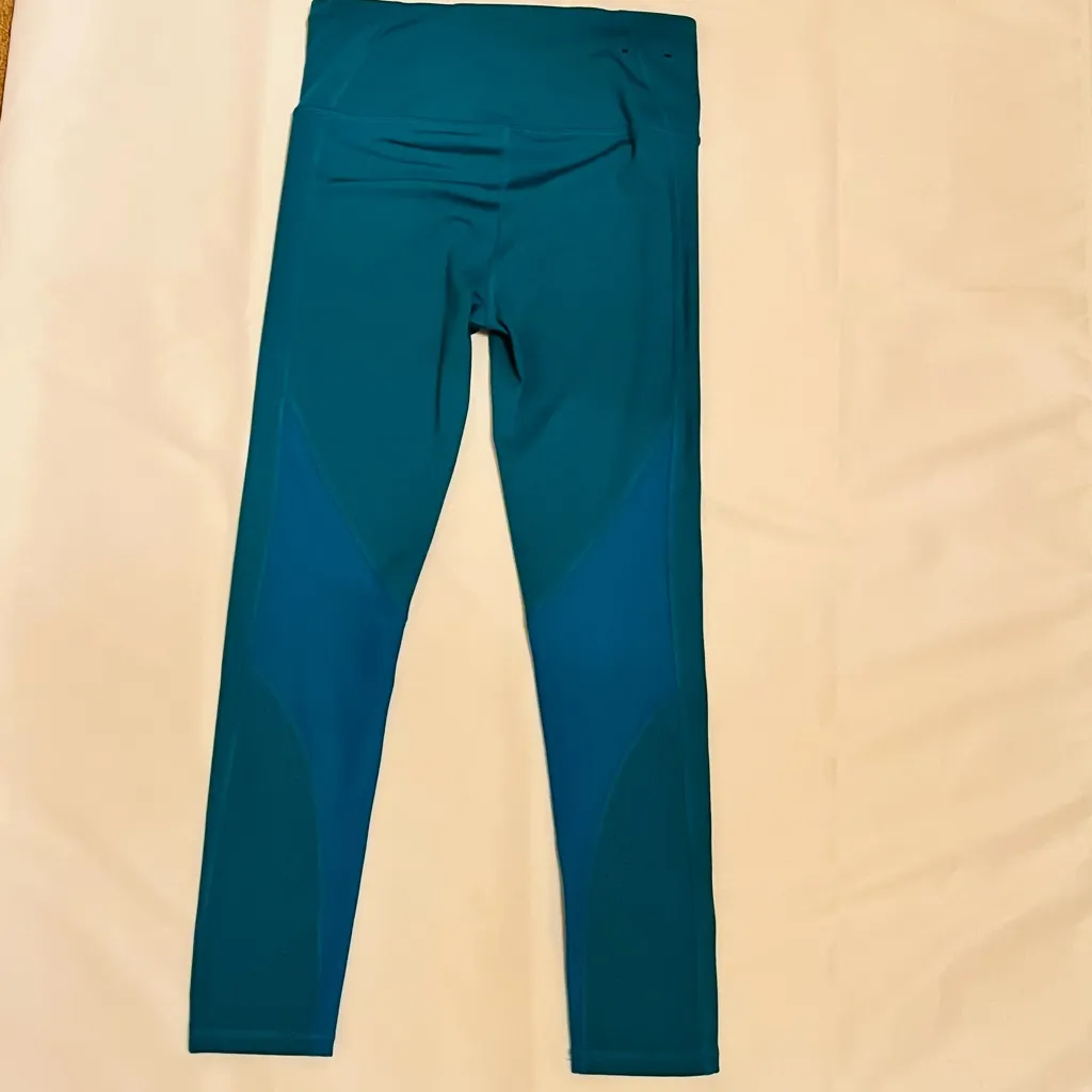 Under Armour Women's Teal Blue Green Leggings Size Small Breathelux Ankle Fit - Image 10
