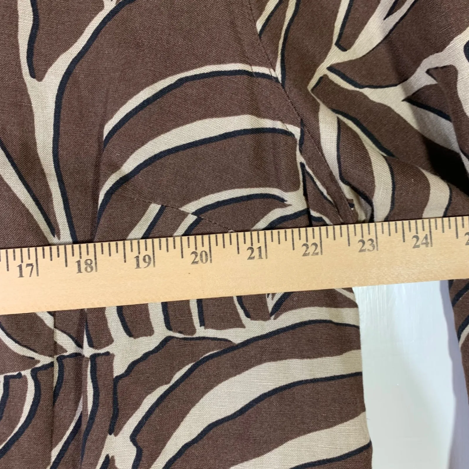 East 5th Woman Linen Blend Abstract Leaf Print Button Down Shirt 1X Resort Brown - Image 4