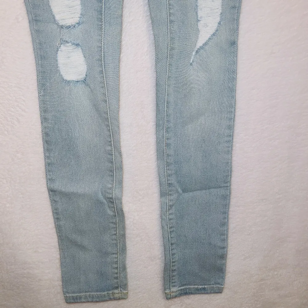 NWT Versona Light Wash Denim Distressed High Rise Modern Skinny Jeans size 0 - Image 4