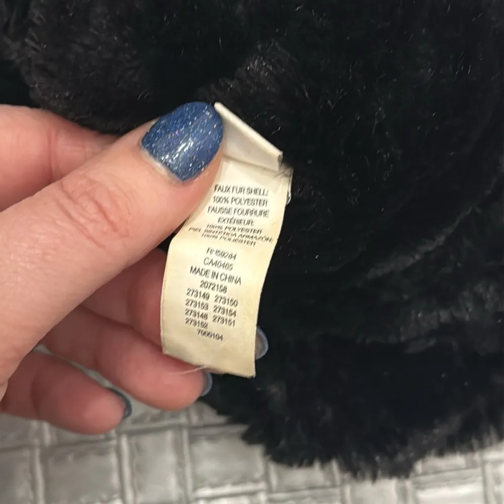 Black Faux Fur Infinity Neck Wrap Scarf Embossed Heart Pattern - Image 6