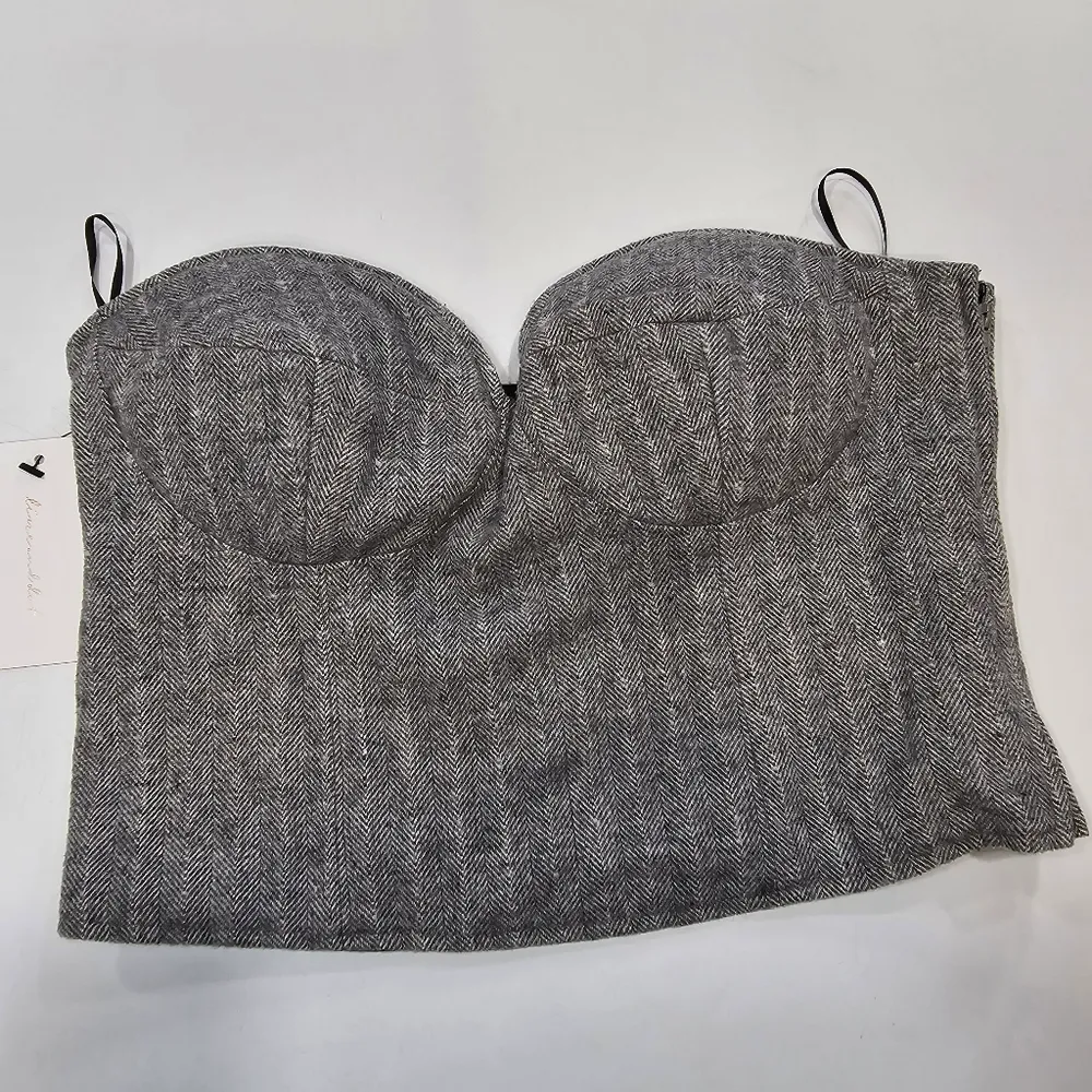 Line & Dot Paola Top in Heather Grey - Image 3