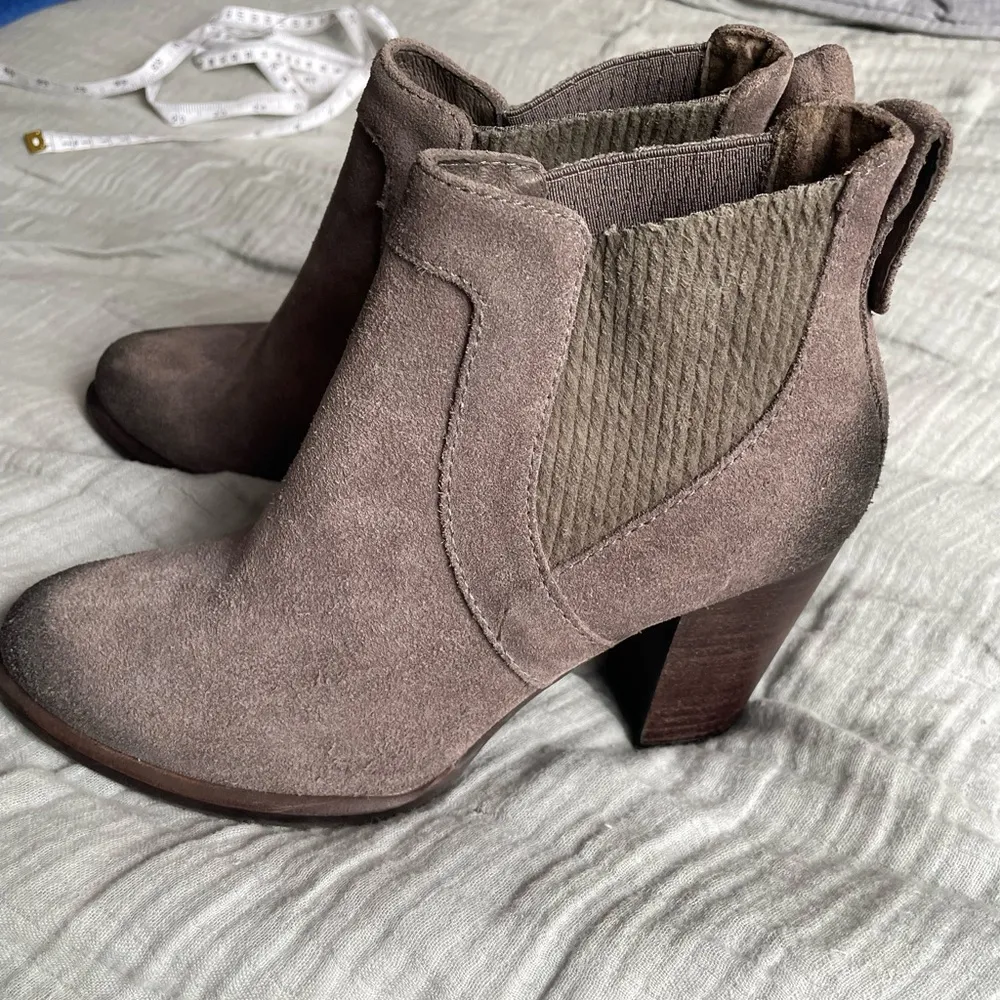 Ugg Cobie II gray suede boots size 7 - Image 3