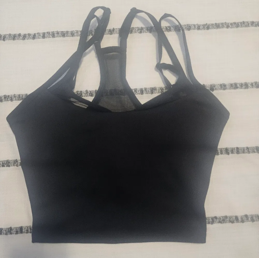 ALO Yoga Black Sports Bra with Racerback Design and Form-Fitting Stretch - Image 4