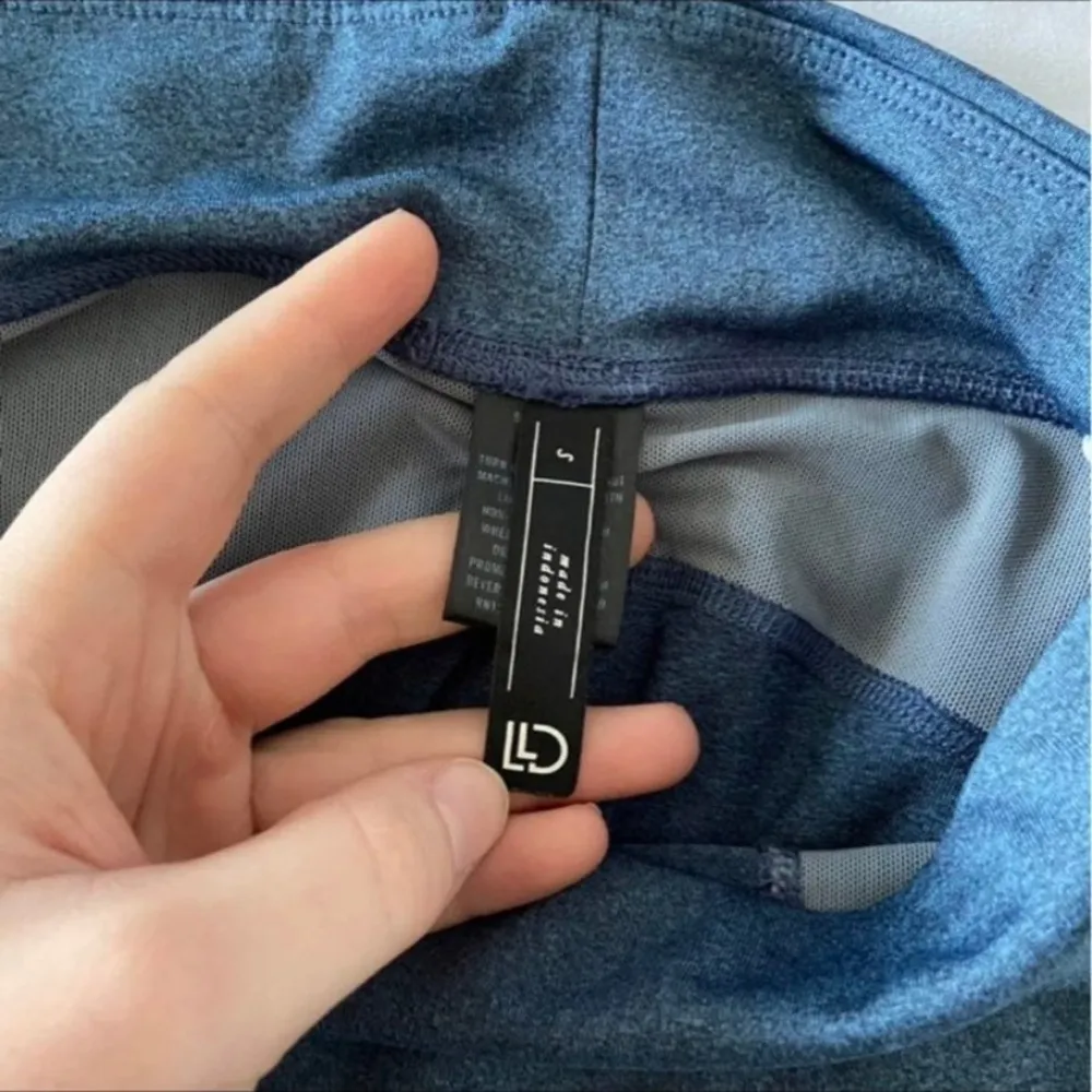 Blue Capri leggings size‎ small - Image 3