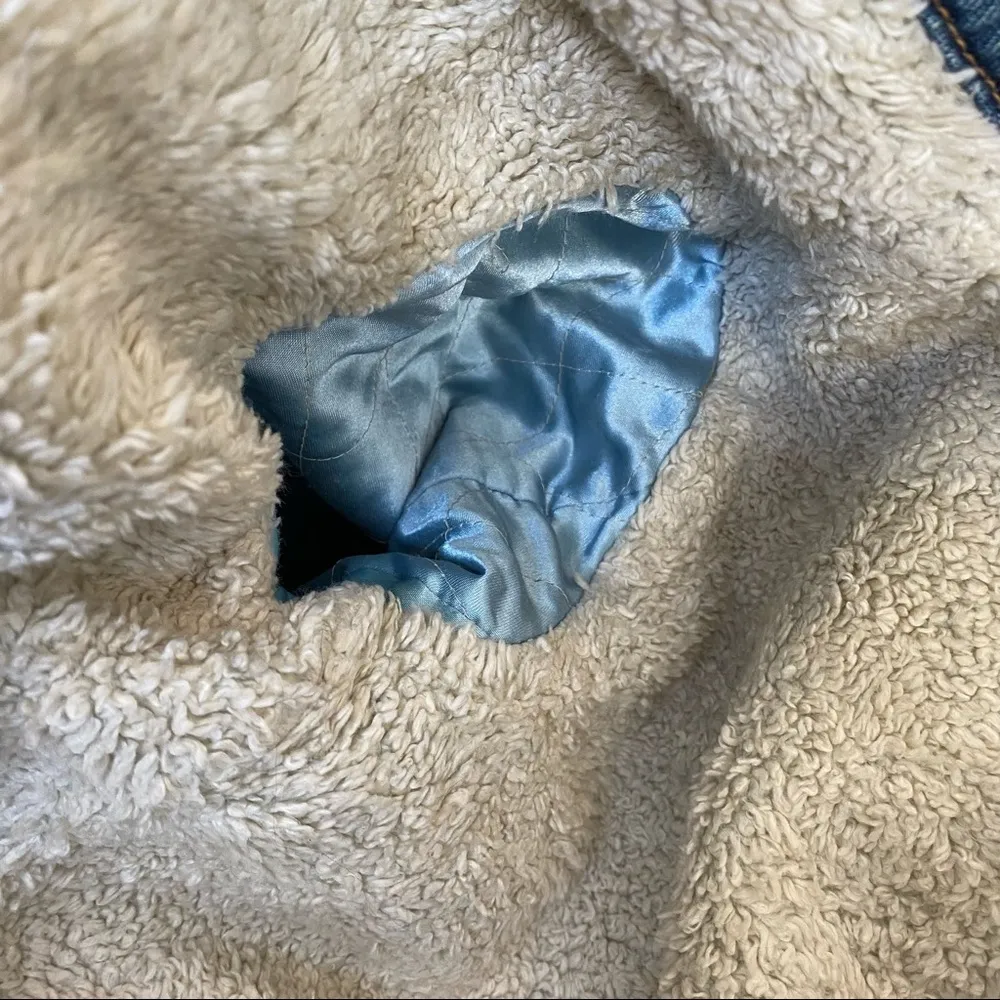 Gap Faux Shearling Distressed Jean Jacket - Image 8