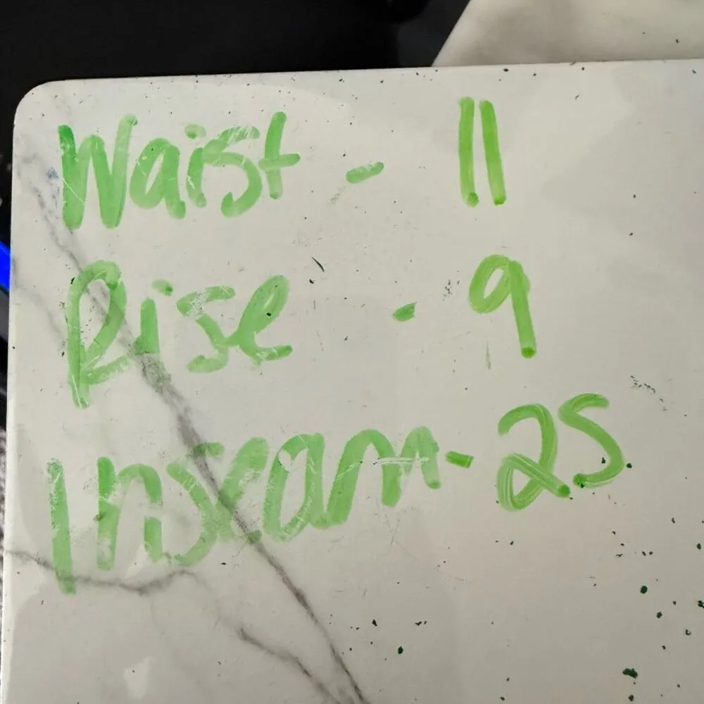 Lululemon Women’s 4 Original Align Maroon Chevron Rare - Image 4