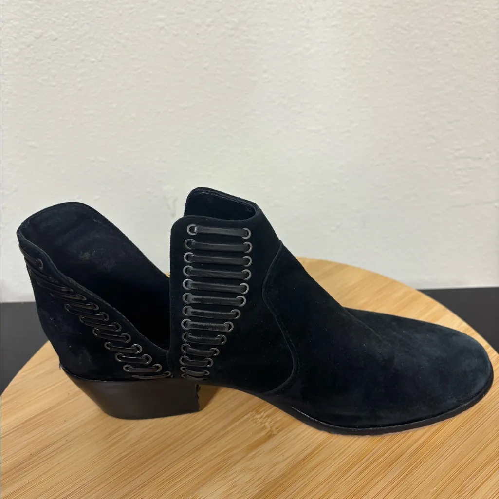 Vince Camuto Pevista Women's 9 Black Genuine‎ Leather Almond Toe Cut out Booties - Image 12