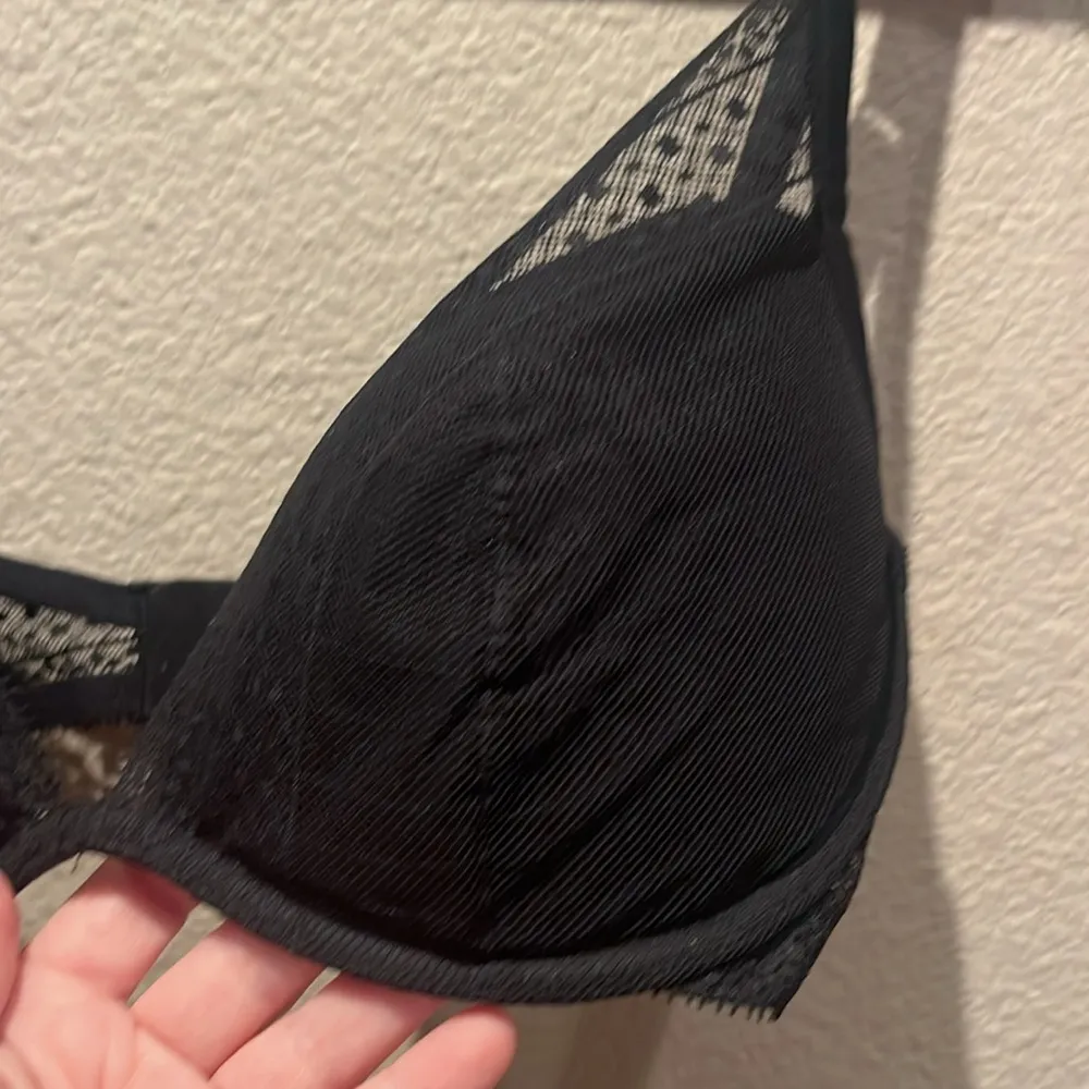 Victoria’s Secret Women’s Incredible Plunge Bra 32DDD Black Lace - Image 4