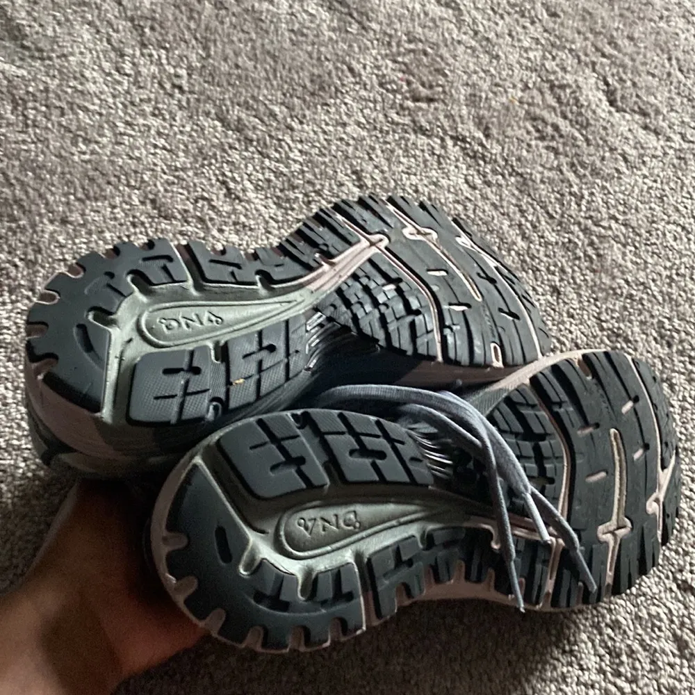 Brooks Women’s Running Shoes Gray Size 8.5 - Image 5