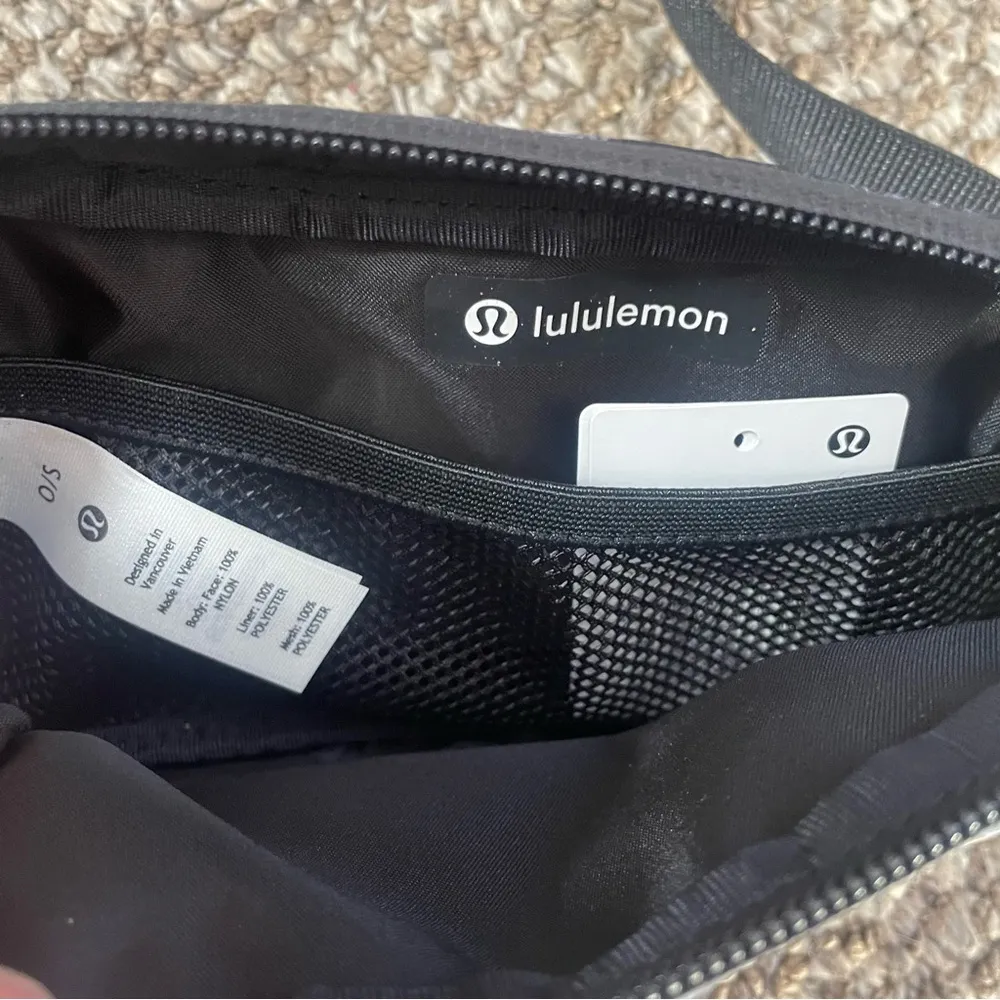 LULULEMON Psychedelic Toile Peri Purple Multi Mini belt bag - Image 5