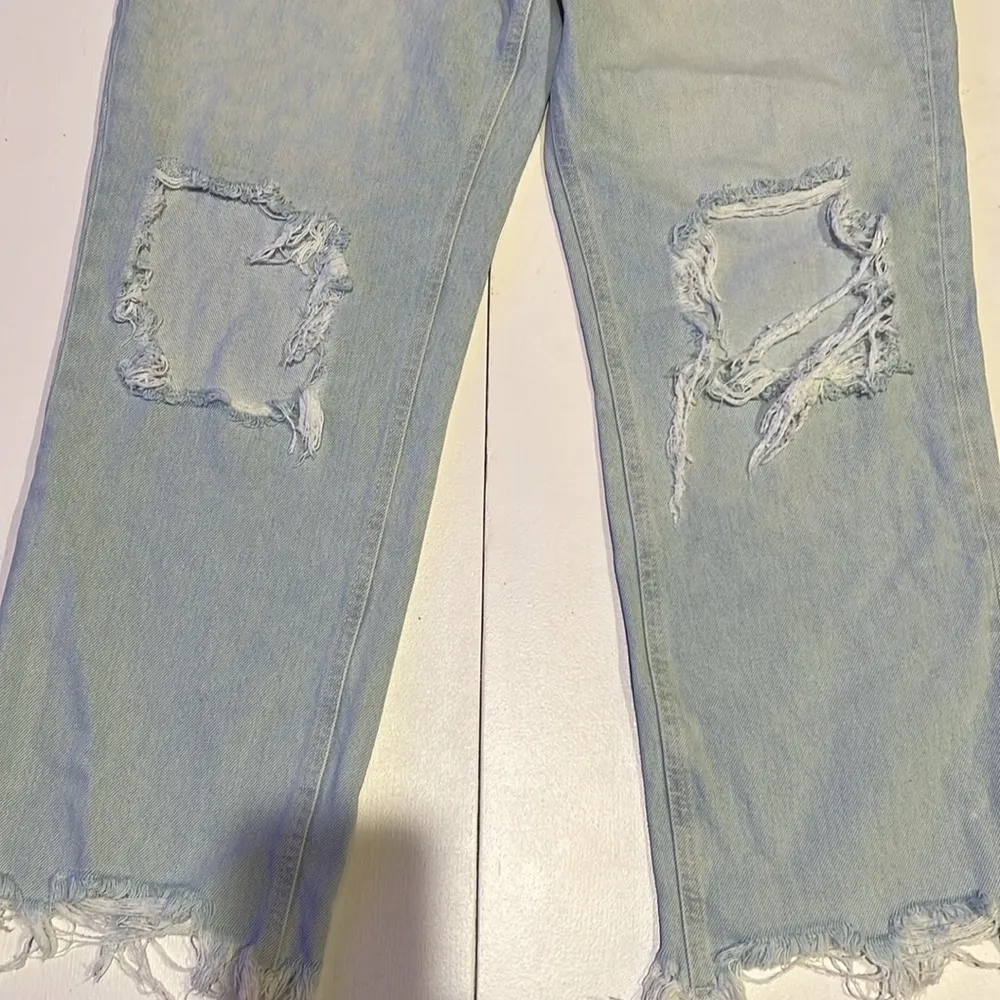 We the Free People Size 31 Mid rise Maggie Distressed Crop Jeans Raw Frayed Hem - Image 3