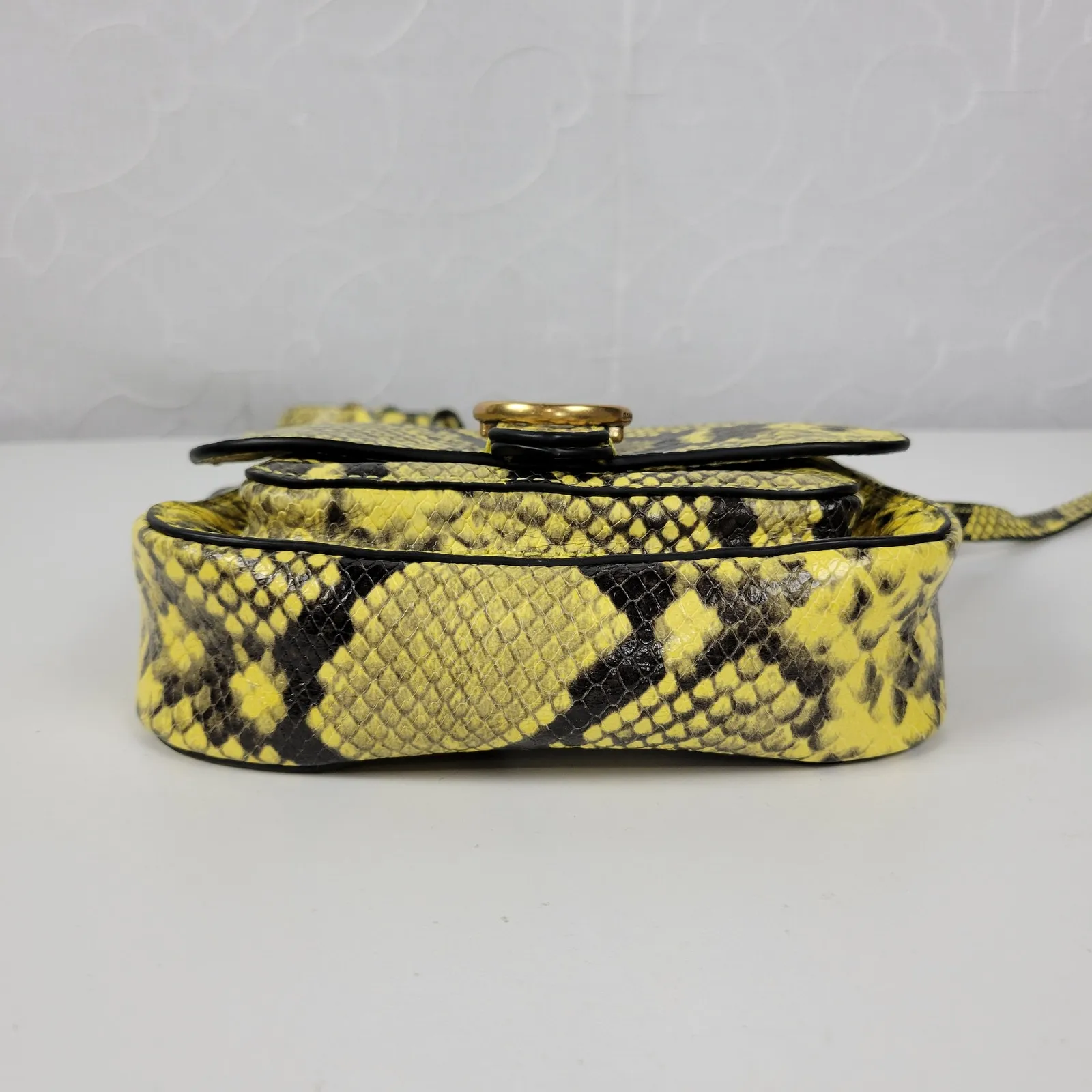 Banana‎ Republic Womens Saddle Crossbody Yellow Goat Leather Snakeskin Embossed - Image 4