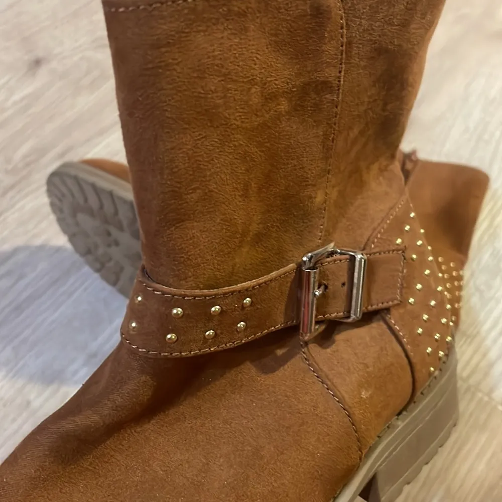 - Brash cinnamon gold studded boots short 1 inch size 6 - Image 8