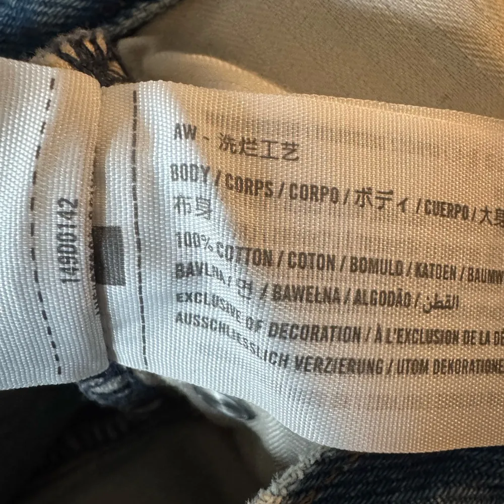 Abercrombie & Fitch The Boyfriend Short Mid Rise Distressed Size 26 - Image 8