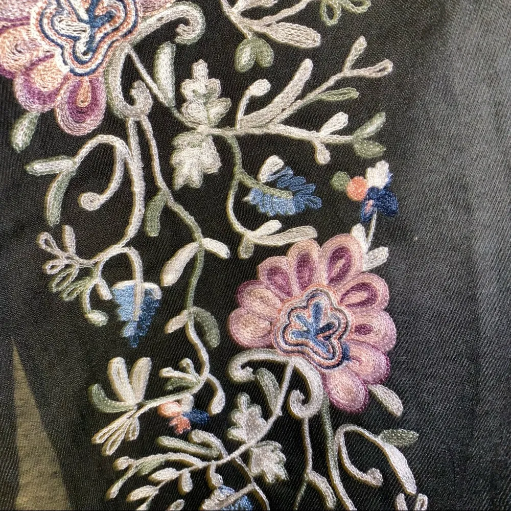 black embroidered floral shawl (wrp2018-blk) new one size - Image 13